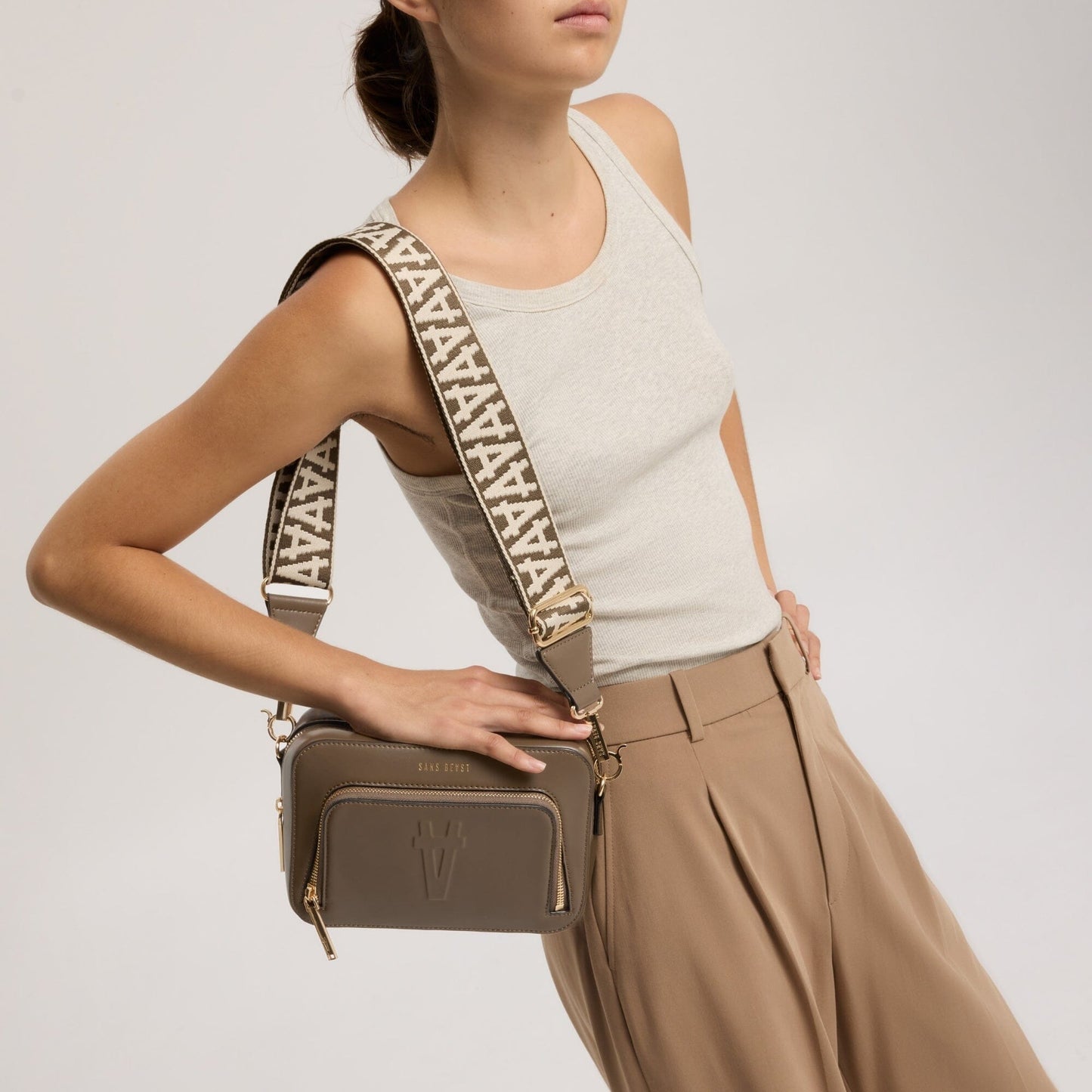 Sojourn Crossbody - Fudge