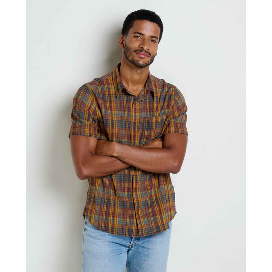 msg:Adom is 6'2" and is wearing a size medium.